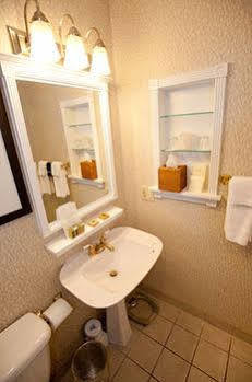 Hotel By The Sea 2*